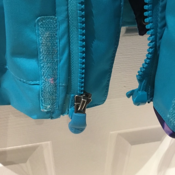 Under Armour Youth ColdGear Infrared winter coat.  Youth size Small. - Picture 5 of 11